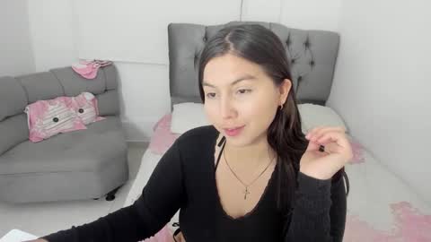 Snapshot of megan_lrq chatting on 12/18/25, 02:06 Megan online show from 12/18/25, 02:06