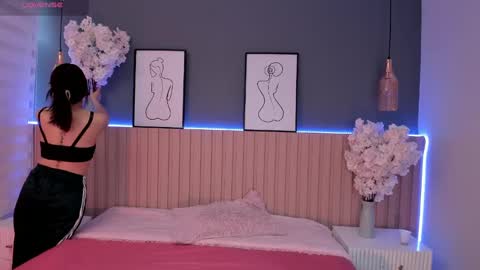     online show from 02/11/25, 12:05