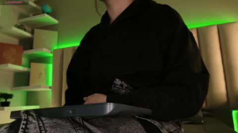     online show from 09/18/25, 12:07