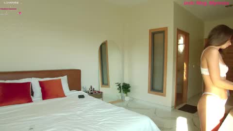 Snapshot of megan_myersss chatting on 12/08/24, 01:46 Megan inst meg myersss online show from 12/08/24, 01:46