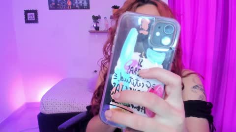 Snapshot of megan_ricci chatting on 02/04/25, 09:10                 Laura                 online show from 02/04/25, 09:10