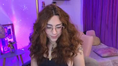                 Laura                 online show from 03/06/26, 11:45