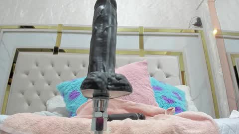 megan online show from 11/10/25, 01:04