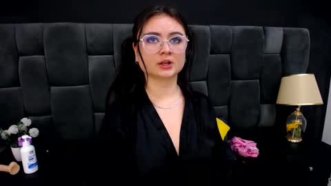 Snapshot of megan_sweet_1 chatting on 12/17/24, 05:26 megan_sweet_1 online show from 12/17/24, 05:26