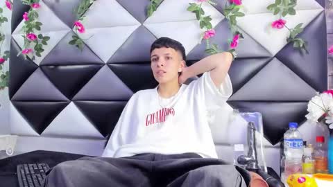 Snapshot of megan_thompsonn_ chatting on 11/20/25, 02:34 megan_thompsonn_ online show from 11/20/25, 02:34