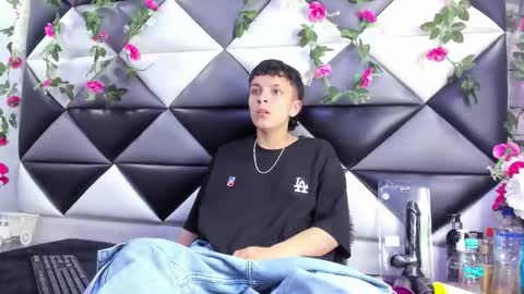 Snapshot of megan_thompsonn_ chatting on 11/26/25, 02:12 megan_thompsonn_ online show from 11/26/25, 02:12