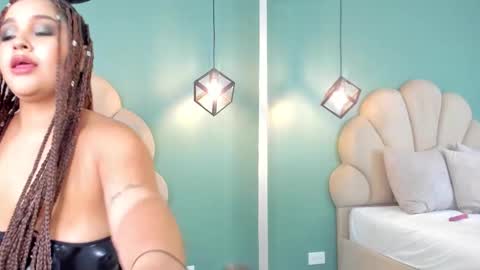 Snapshot of megan_velour chatting on 10/30/25, 10:54 Megan online show from 10/30/25, 10:54