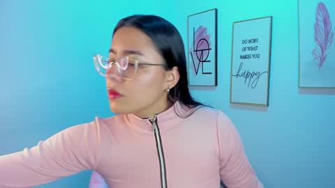 Snapshot of megan_vwv chatting on 12/08/24, 12:18 megan online show from 12/08/24, 12:18