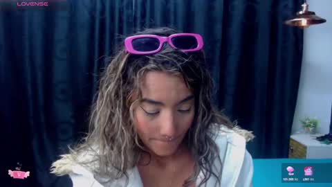 Snapshot of meganadriels96 chatting on 12/18/24, 07:52 M E G A N online show from 12/18/24, 07:52