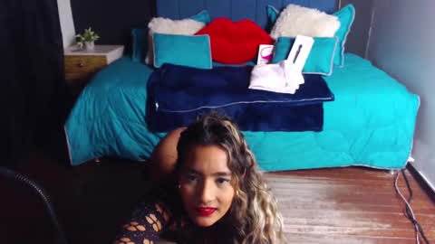 Snapshot of meganadriels96 chatting on 02/21/25, 11:54 M E G A N online show from 02/21/25, 11:54