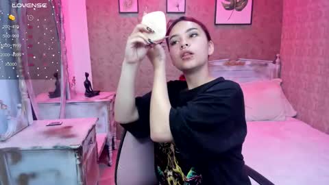 Megan online show from 12/05/25, 07:21