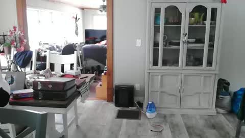 Snapshot of meganfitzy chatting on 03/03/25, 10:20 GlamTransGoddess online show from 03/03/25, 10:20