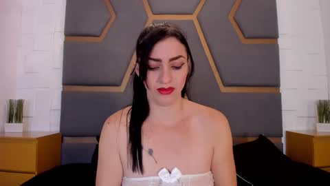 Megan Hofman online show from 11/06/25, 11:33