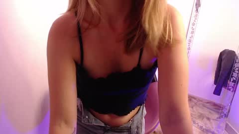 Snapshot of meganlk chatting on 06/07/26, 11:14 MEGAN online show from 06/07/26, 11:14