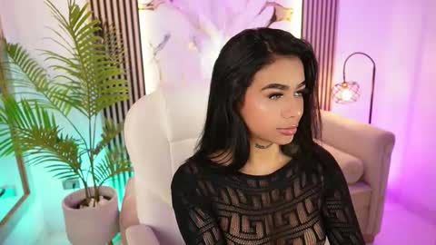 Snapshot of meganlowell chatting on 11/18/25, 10:25 Megan Lowell online show from 11/18/25, 10:25