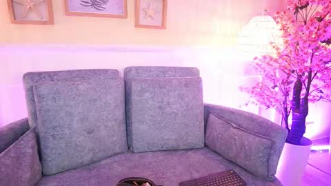 Snapshot of meganlowell chatting on 02/14/26, 07:10 Megan Lowell online show from 02/14/26, 07:10