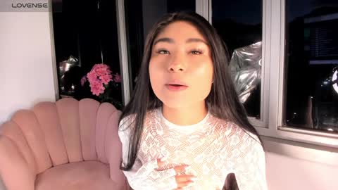 Snapshot of megann__sweet chatting on 12/22/24, 10:38 Mara online show from 12/22/24, 10:38