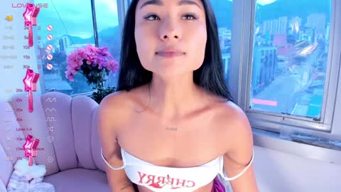 Snapshot of megann__sweet chatting on 01/06/25, 01:30 Mara online show from 01/06/25, 01:30