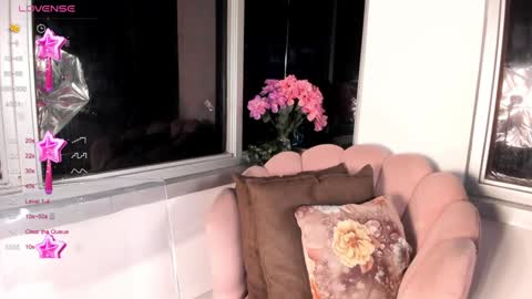 Snapshot of megann__sweet chatting on 01/07/25, 10:32 Mara online show from 01/07/25, 10:32