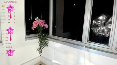 Snapshot of megann__sweet chatting on 01/10/25, 10:17 Mara online show from 01/10/25, 10:17