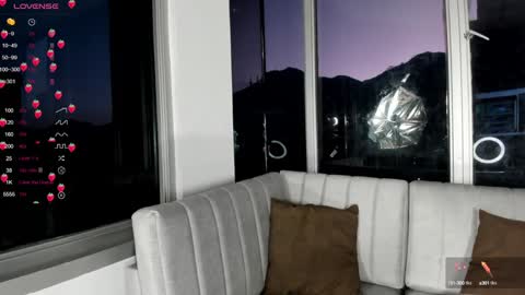 Snapshot of megann__sweet chatting on 01/17/25, 10:55 Mara online show from 01/17/25, 10:55