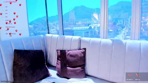 Snapshot of megann__sweet chatting on 01/22/25, 04:33 Mara online show from 01/22/25, 04:33