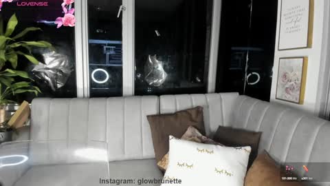 Snapshot of megann__sweet chatting on 02/05/25, 10:41 Mara online show from 02/05/25, 10:41