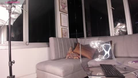 Snapshot of megann__sweet chatting on 02/11/25, 10:37 Mara online show from 02/11/25, 10:37