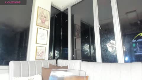 Snapshot of megann__sweet chatting on 02/14/25, 10:28 Mara online show from 02/14/25, 10:28