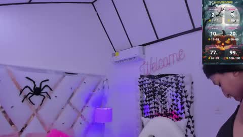 Snapshot of megann__up chatting on 10/19/25, 07:58 Megan  online show from 10/19/25, 07:58