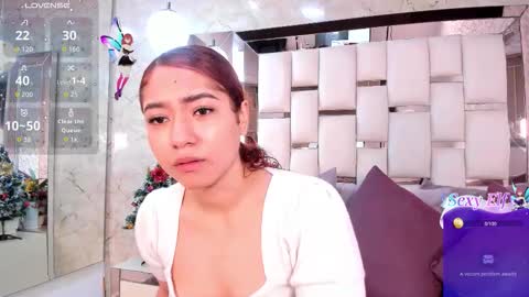 Snapshot of megannherrera chatting on 12/14/25, 01:05 Megan online show from 12/14/25, 01:05