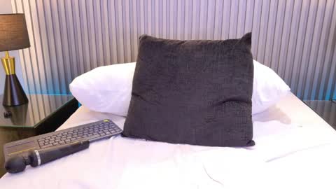 Snapshot of meganreed_ chatting on 04/21/26, 01:42 Megan online show from 04/21/26, 01:42