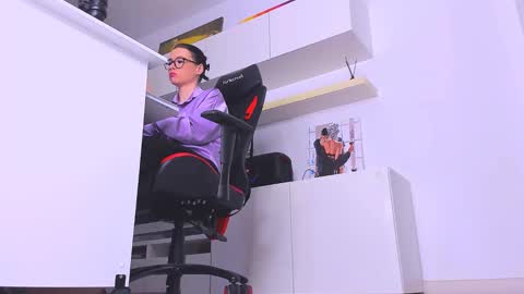 Megan online show from 02/09/25, 08:13