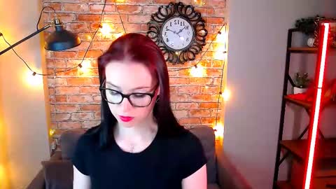 Megan online show from 10/03/25, 01:52