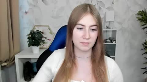 Megan online show from 11/11/25, 01:44