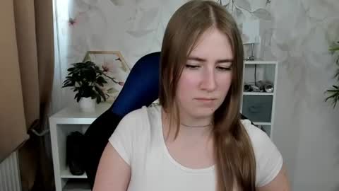 Snapshot of meganx_candy chatting on 06/25/26, 12:31 Megan online show from 06/25/26, 12:31