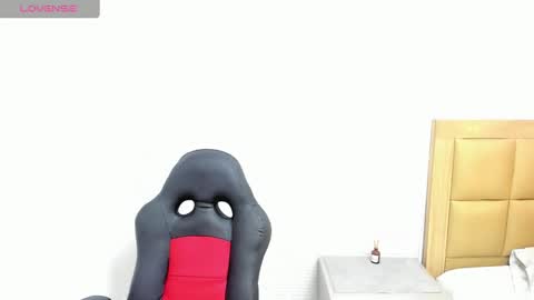 M E G A N  online show from 10/01/25, 12:22