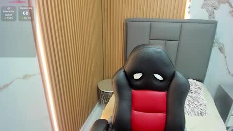 M E G A N  online show from 11/11/25, 02:44