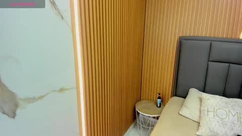 M E G A N  online show from 11/15/25, 03:15