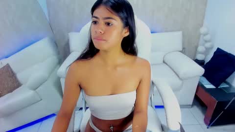 Snapshot of meggan_07 chatting on 01/04/25, 05:27 meggan online show from 01/04/25, 05:27