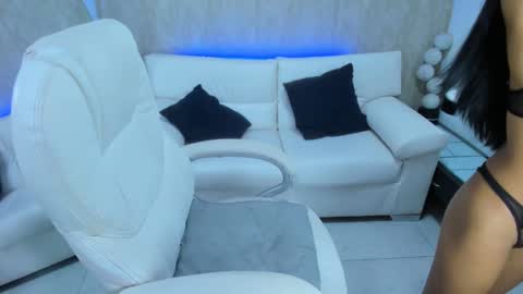 Snapshot of meggan_07 chatting on 02/25/25, 04:35 meggan online show from 02/25/25, 04:35