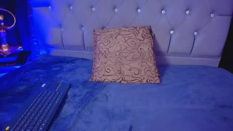 Snapshot of meggan_07 chatting on 10/17/25, 05:21 meggan online show from 10/17/25, 05:21