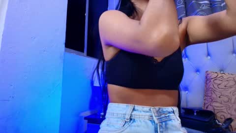 Snapshot of meggan_07 chatting on 10/29/25, 04:04 meggan online show from 10/29/25, 04:04