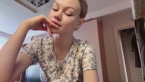 Snapshot of megganskurski chatting on 02/23/26, 08:12 Mia online show from 02/23/26, 08:12