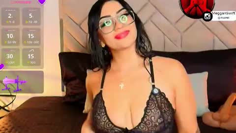 Snapshot of megganswift_ chatting on 07/12/26, 05:09 Megan 3 online show from 07/12/26, 05:09