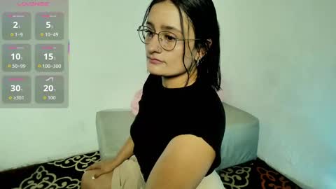 Snapshot of meghan22_ chatting on 10/05/25, 04:22 Meghan online show from 10/05/25, 04:22