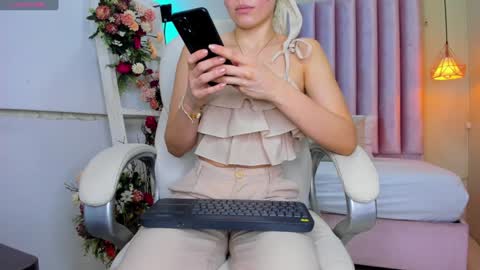 Snapshot of meghan_falcon chatting on 01/09/25, 12:30 Meghan  online show from 01/09/25, 12:30