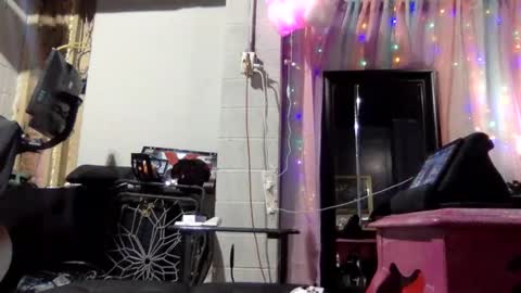 Snapshot of meghanhanx chatting on 12/29/24, 02:49 meghan online show from 12/29/24, 02:49