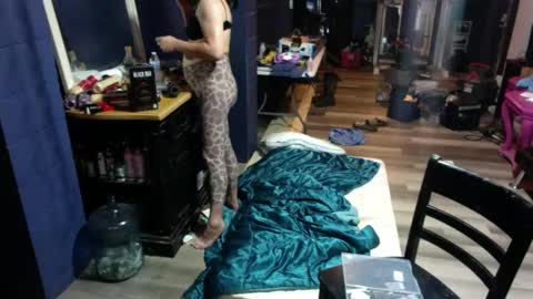 Snapshot of meghanhanx chatting on 10/05/25, 10:18 meghan online show from 10/05/25, 10:18