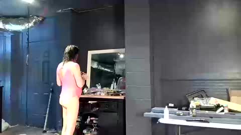 Snapshot of meghanhanx chatting on 10/17/25, 09:17 meghan online show from 10/17/25, 09:17